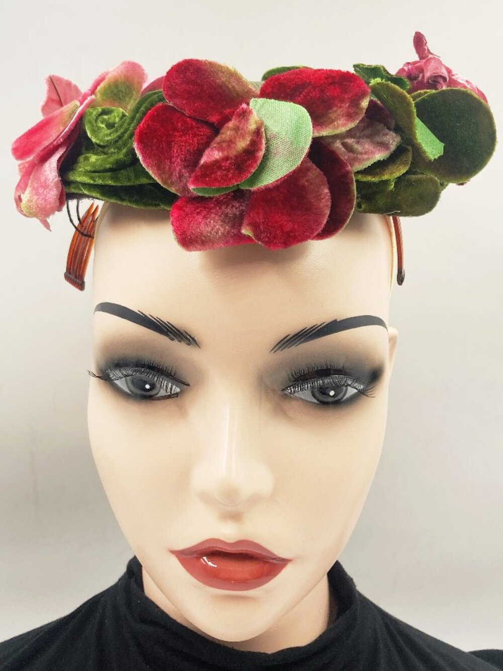 VINTAGE Green, pink, and berry hued velvet mesh skullcap hat 50s tilt fascinator